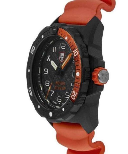 Luminox Bear Grylls Survival Never Give Up Limited Edition 검은색 다이얼 쿼츠 다이버&#39,s XB.3729.NGU 200M 남성용 시계